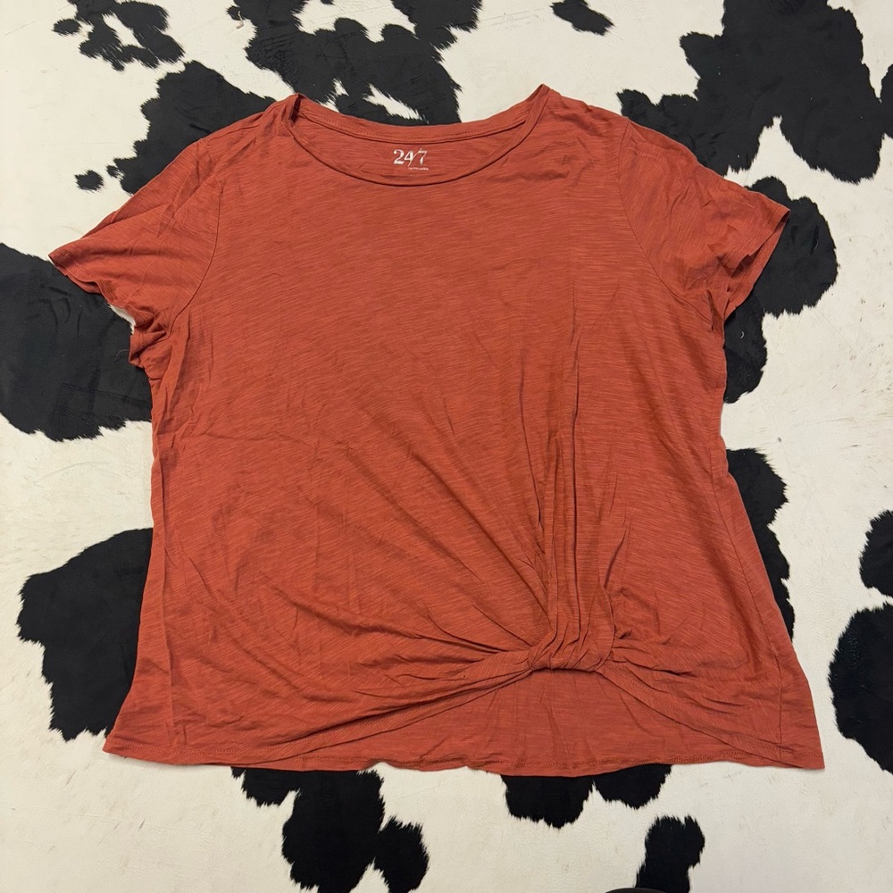 24/7 Rust Orange Knotted Tee